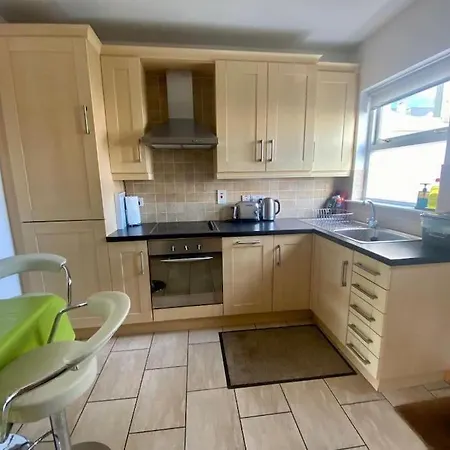 Ballycastle Modern Town House Экстерьер фото