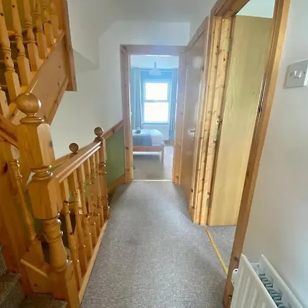 Ballycastle Modern Town House Экстерьер фото