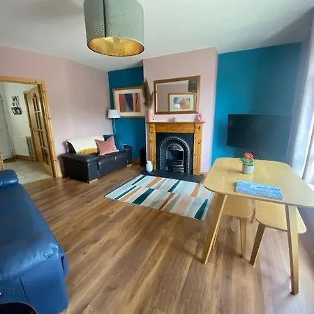 Ballycastle Modern Town House Экстерьер фото