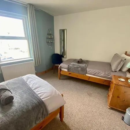 Ballycastle Modern Town House Экстерьер фото