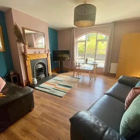 Ballycastle Modern Town House Экстерьер фото