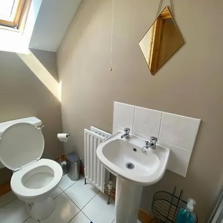 Ballycastle Modern Town House Экстерьер фото